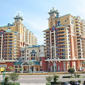 Hotel Emerald Grande At Harborwalk Village, Destin